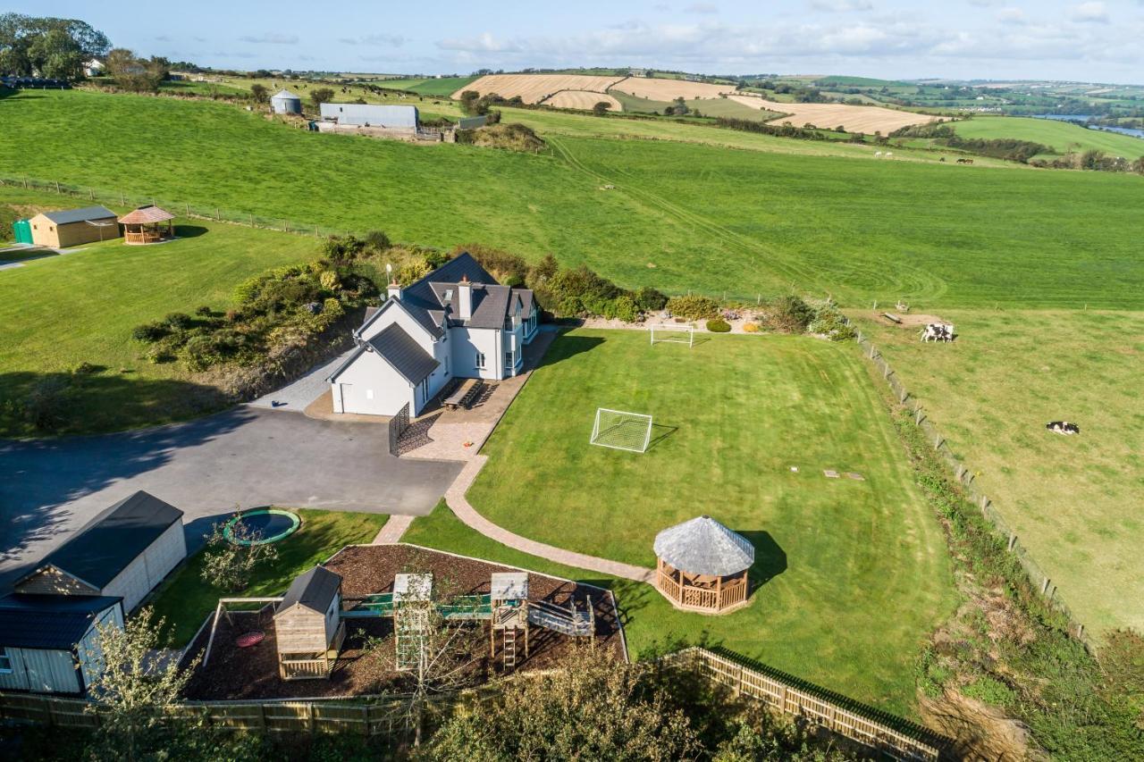 Four Winds,Kinsale Town,Exquisite Holiday Homes,Sleeps 26 Экстерьер фото