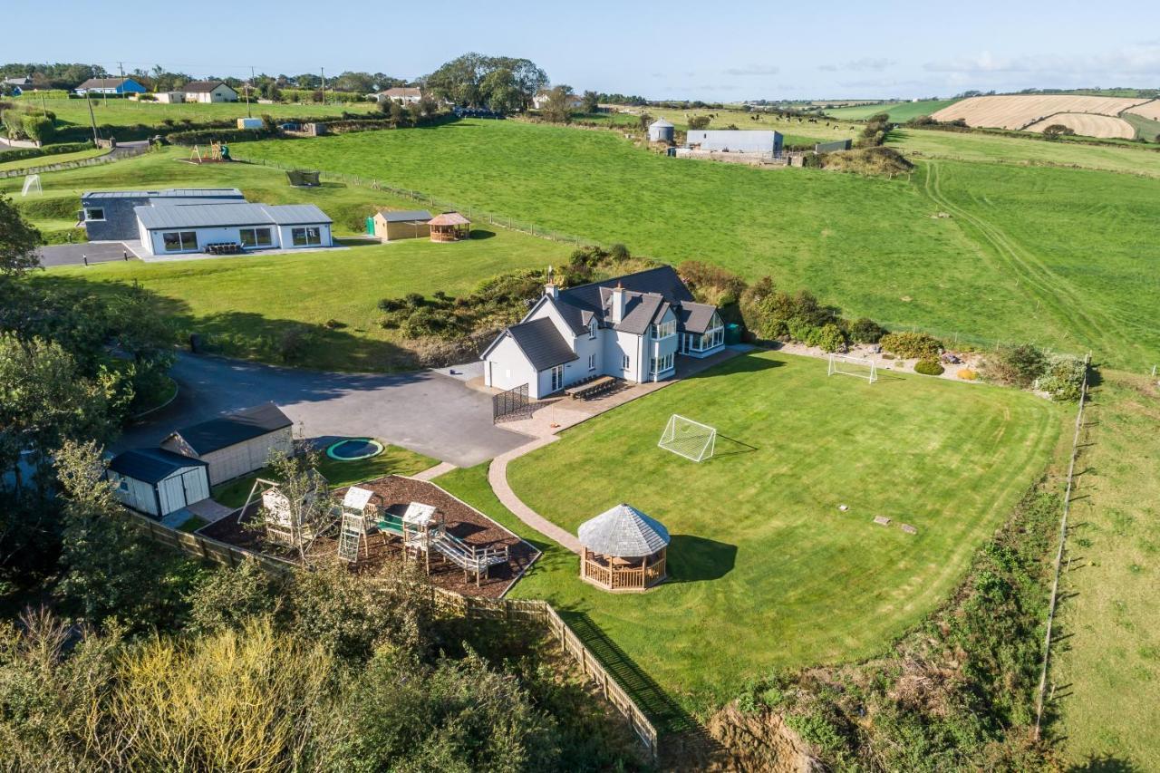 Four Winds,Kinsale Town,Exquisite Holiday Homes,Sleeps 26 Экстерьер фото