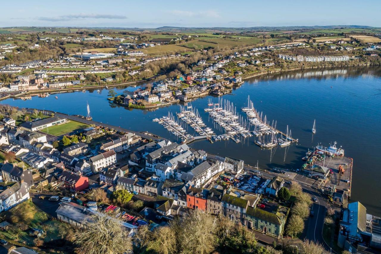Four Winds,Kinsale Town,Exquisite Holiday Homes,Sleeps 26 Экстерьер фото